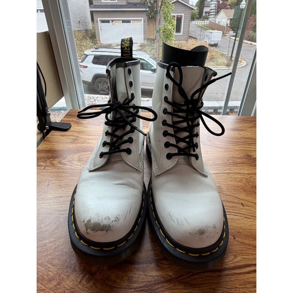 Dr. Martens 1460 White Smooth Leather 8 Eye Lace Up Combat Boots Women's Sz 9